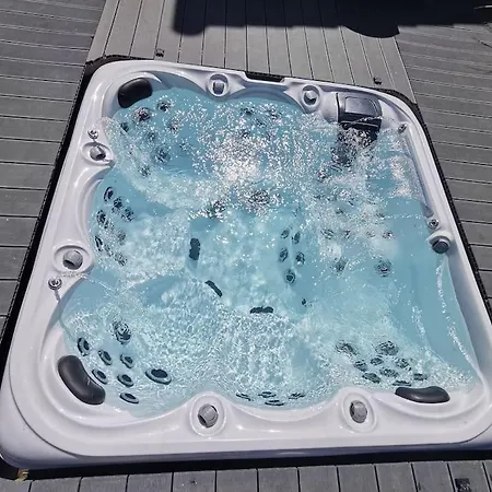 Maison Avec Jacuzzi Et Piscine A 900m Plage, Foret *