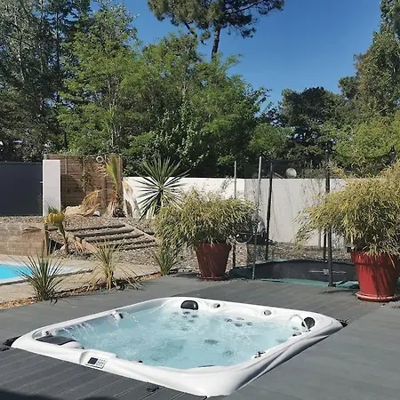 Nyaraló Maison Avec Jacuzzi Et Piscine A 900m Plage, Foret Saint-Jean-de-Monts